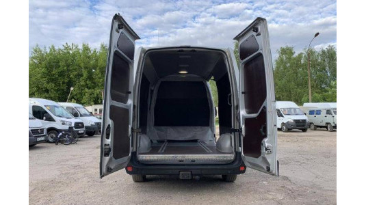 Установка диванов Тандем в микроавтобус Renault Master - Рено Мастер-9