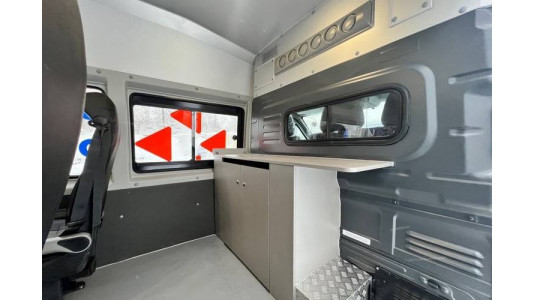 Автомобиль Газель Некст в качестве мобильного офиса-4