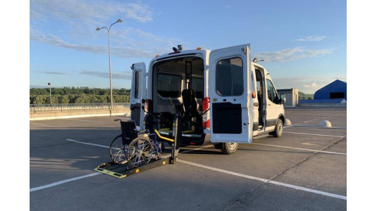 Микроавтобус Ford Transit для перевозки инвалидов (северный вариант)-5