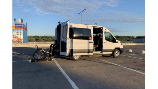 Микроавтобус Ford Transit для перевозки инвалидов (северный вариант)-6