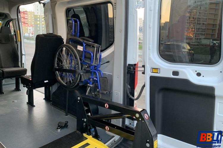 Микроавтобус Ford Transit для перевозки инвалидов северный вариант