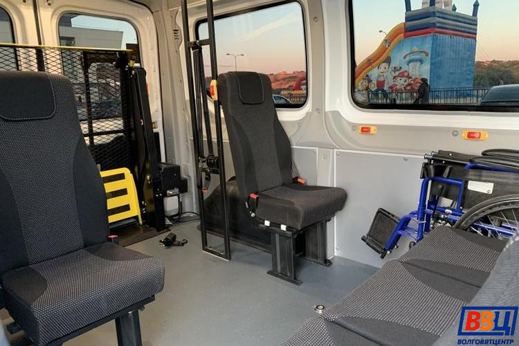 Микроавтобус Ford Transit для перевозки инвалидов северный вариант