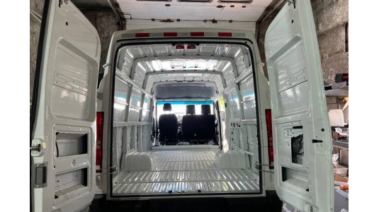 Переделка фургона Iveco-2