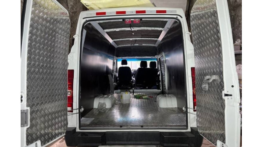 Переделка фургона Iveco-6