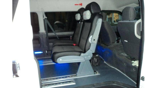 Установка салона "Ривьера" на микроавтобус Toyota Hiace - Тойота Хайс-1