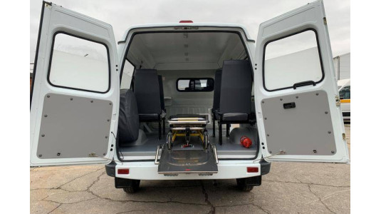 Санитарный транспорт для перевозки больных-4