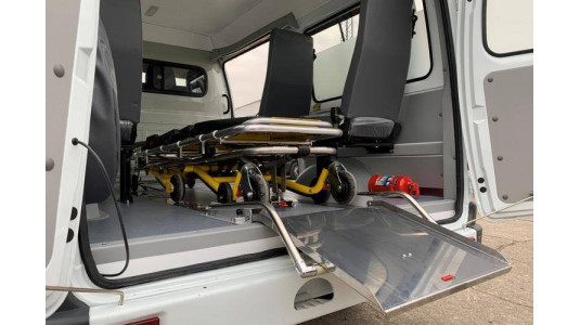 Санитарный транспорт для перевозки больных-6