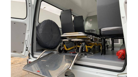 Санитарный транспорт для перевозки больных-7