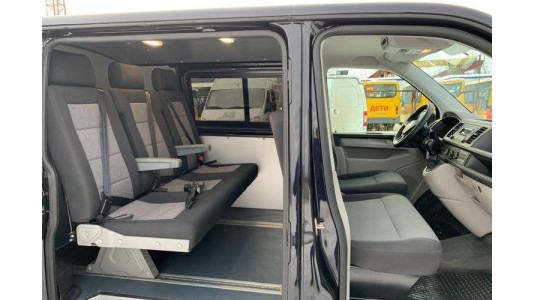 Установка диванов Тандем в микроавтобус Volkswagen - Фольксваген-3