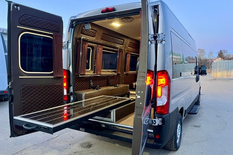 Fiat Ducato - переоборудование в ритуальный транспорт