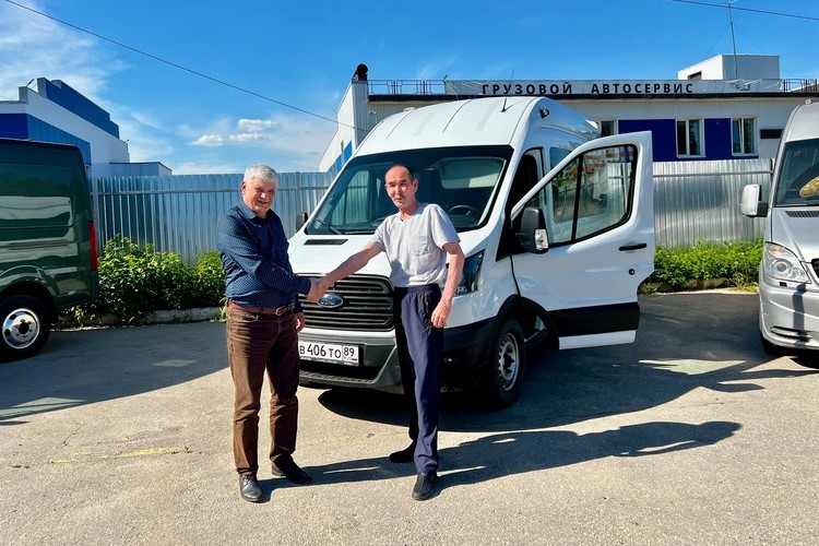 Ford Transit - переделали в грузопассажирский