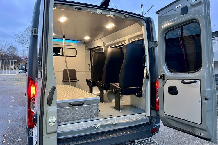 Переделать грузовой фургон ГАЗЕЛЬ NN в ритуальный катафалк