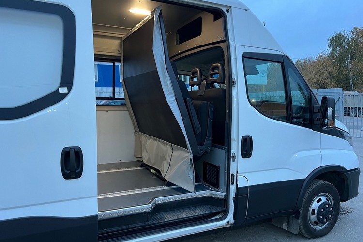 Переделка фургона Iveco Daily