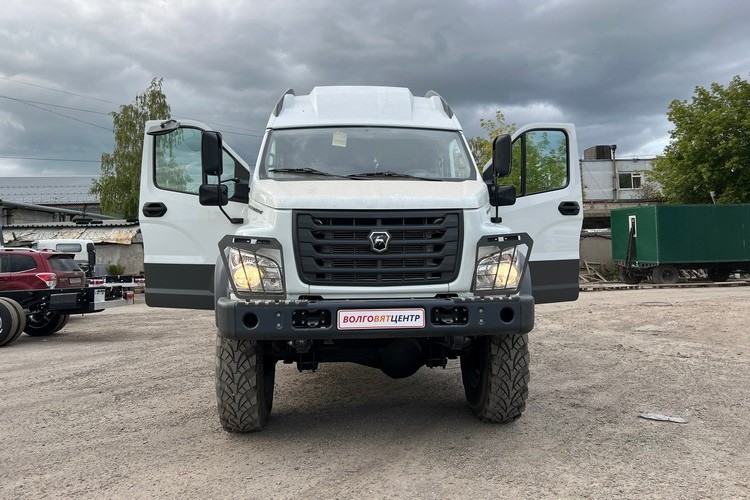 Перекраска стеклопластикового кунга на автомобиле «Садко Некст»